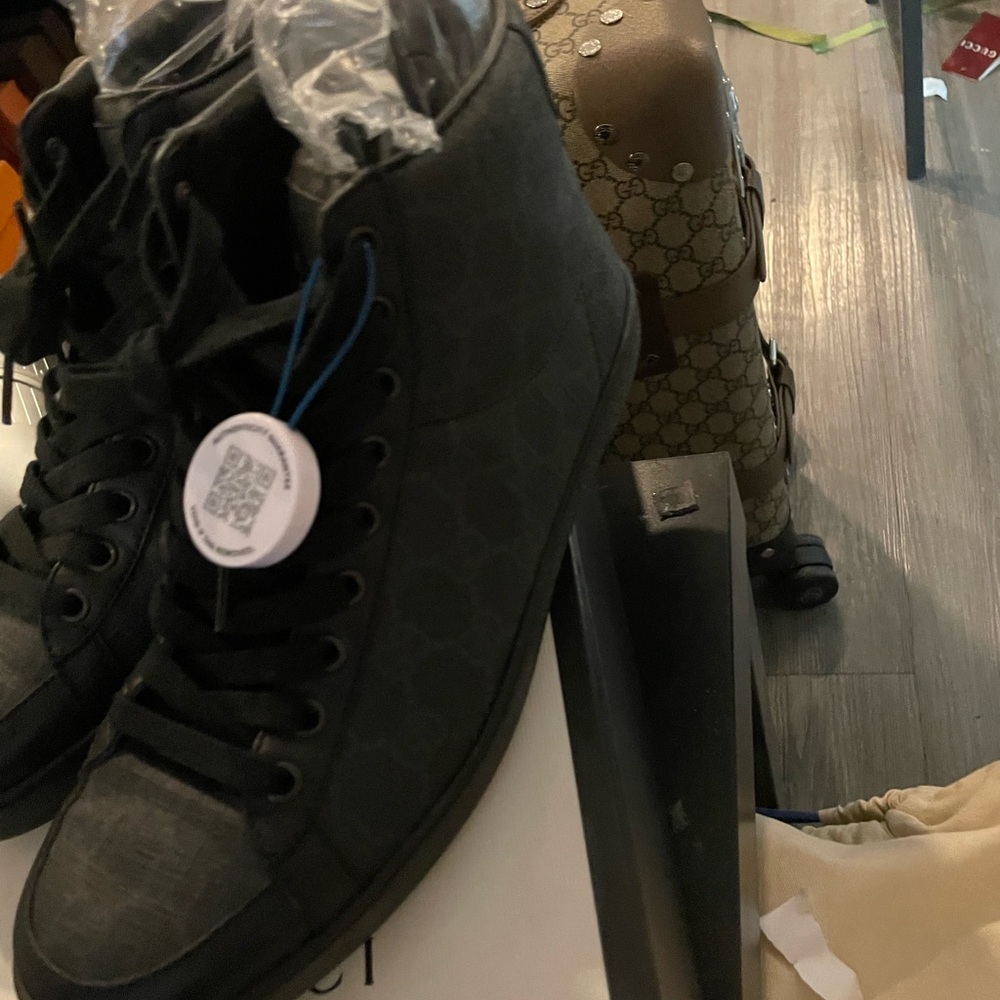 Gucci black High-Top Sneakers - Picture 10 of 11